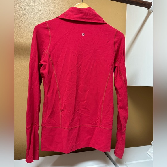 Lululemon lightweight jacket size 4 in red. - Picture 4 of 4